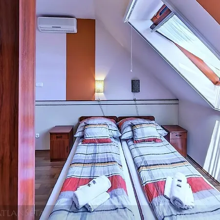 Bed and breakfast Pilóta Panzió *
