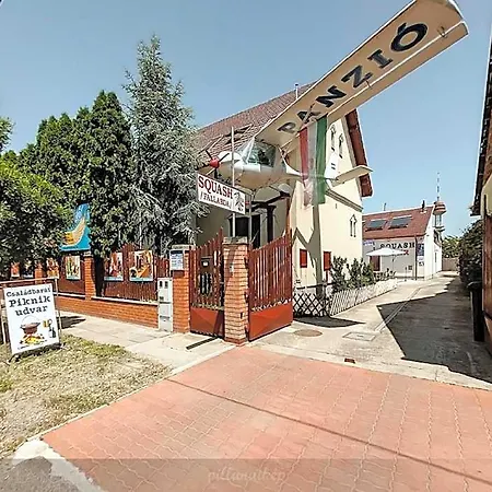 Bed & Breakfast Pilota Panzio Szeged