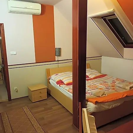 Pilóta Panzió Bed and breakfast