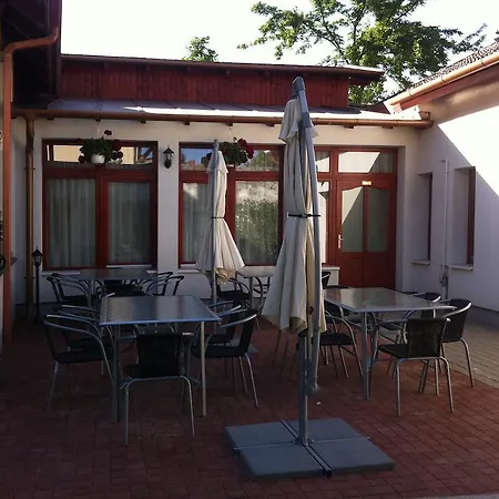 Pilota Panzio Couette-café Szeged